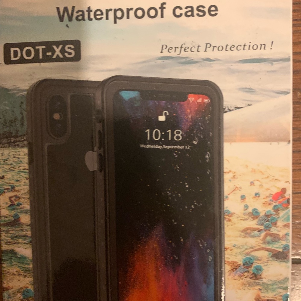 Waterproof case - Picture 2 of 2